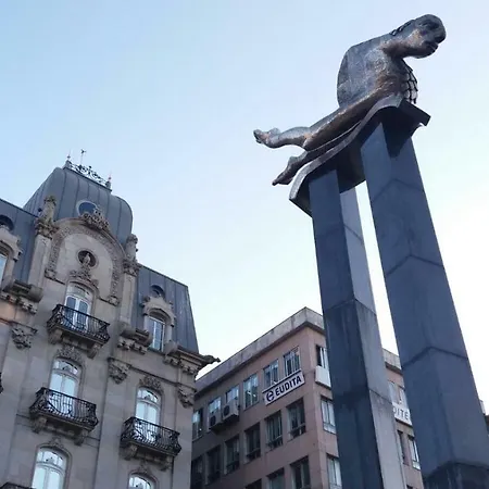 Edificio El Moderno, 1.902 *