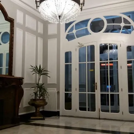 Edificio El Moderno, 1.902 Apartment *