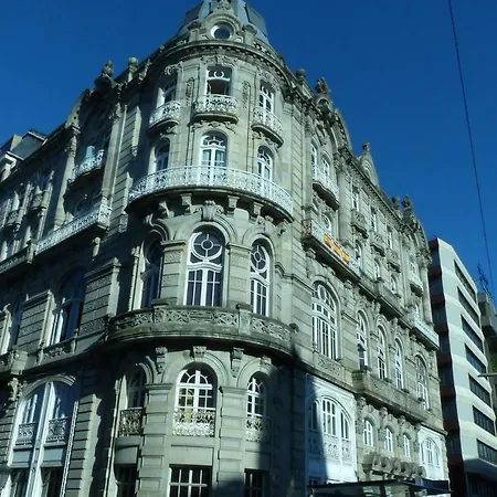 Edificio El Moderno, 1.902 *