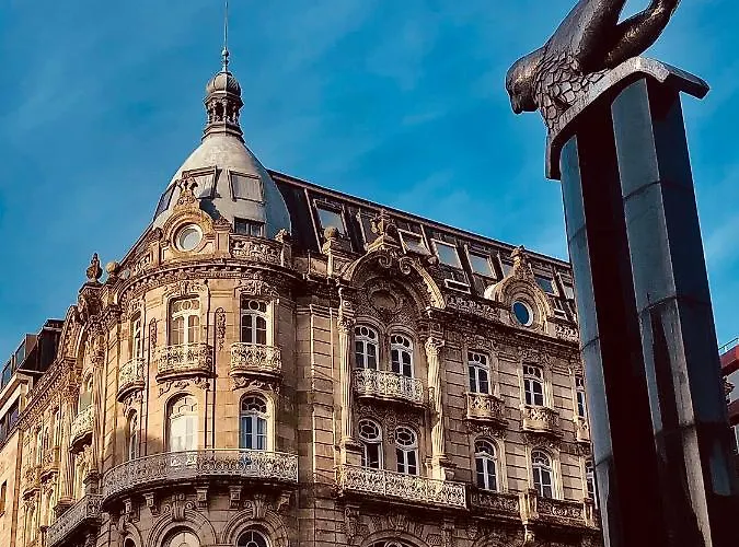 Edificio El Moderno, 1.902 Apartment *