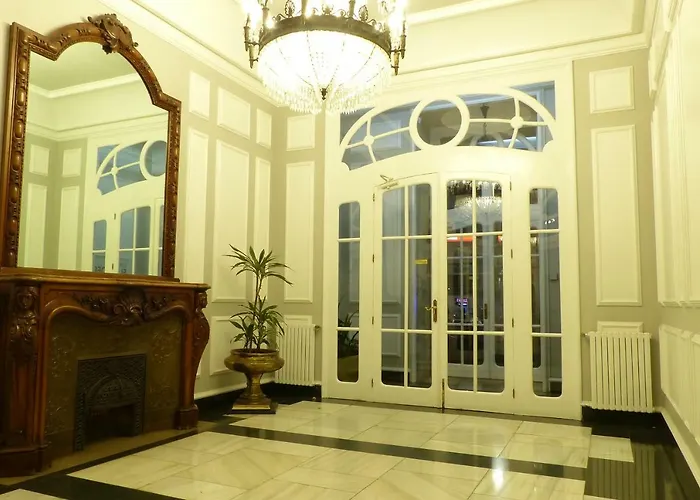 Edificio El Moderno, 1.902 Apartment *